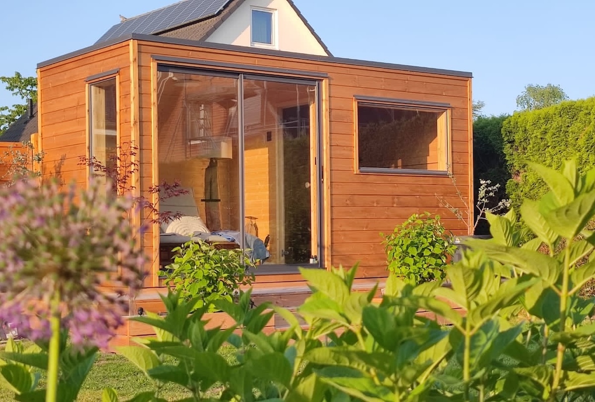 Modernes eckige Cubus-Sauna aus Holz